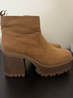 UNIONBAY Paula Platform Boot In Brown Suede SIZE 10 NWOT